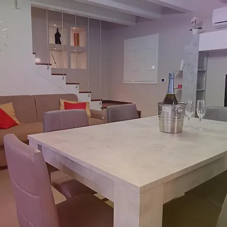 Brezza Marina Апартаменти